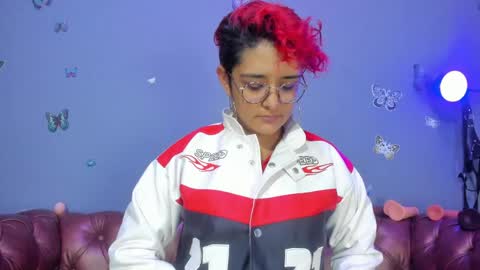 kaira_mosse_ online show from May 7, 10:20 am