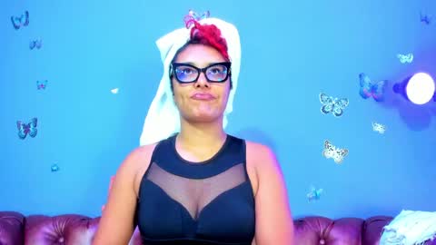 kaira_mosse_ online show from May 22, 12:00 pm