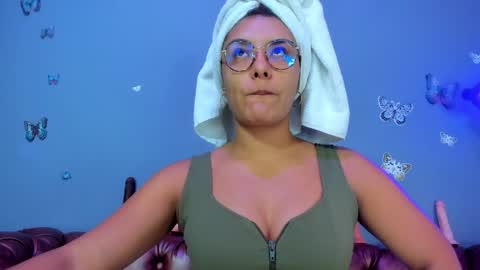 kaira_mosse_ online show from June 2, 11:45 am