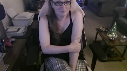 Snapshot of kait331 chatting on November 21, 2:21 am Camprincess331 online show from November 21, 2:21 am