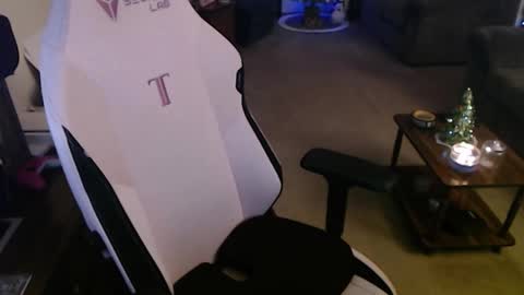 Snapshot of kait331 chatting on November 30, 2:15 am Camprincess331 online show from November 30, 2:15 am