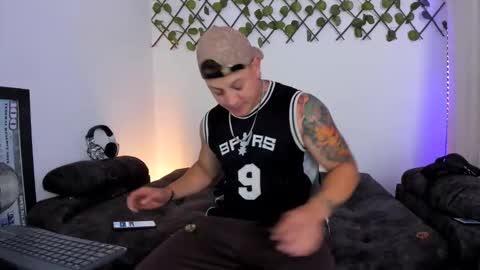 Snapshot of kaledd_musclee chatting on September 19, 5:24 pm Kaledd musclees room Master online show from September 19, 5:24 pm