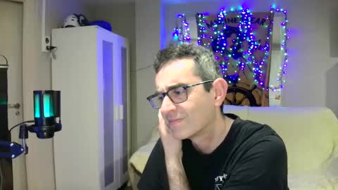 Snapshot of kalem48 chatting on February 5, 11:17 pm MusicMen49 online show from February 5, 11:17 pm