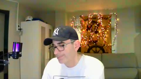 Snapshot of kalem48 chatting on February 16, 10:32 pm MusicMen49 online show from February 16, 10:32 pm