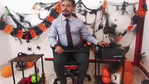 Snapshot of kalethbigdick88 chatting on October 25, 9:42 pm Kaleth online show from October 25, 9:42 pm