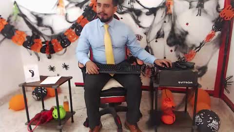 Snapshot of kalethbigdick88 chatting on October 30, 9:04 pm Kaleth online show from October 30, 9:04 pm