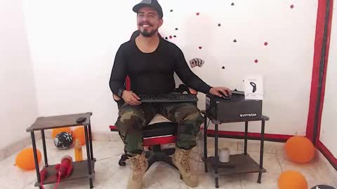 Snapshot of kalethbigdick88 chatting on November 7, 3:34 pm Kaleth online show from November 7, 3:34 pm