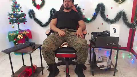 Snapshot of kalethbigdick88 chatting on November 22, 2:49 pm Kaleth online show from November 22, 2:49 pm