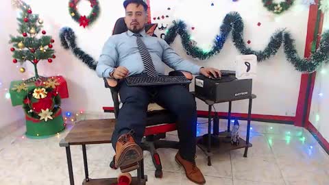 Snapshot of kalethbigdick88 chatting on November 26, 1:45 pm Kaleth online show from November 26, 1:45 pm