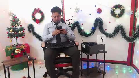 Snapshot of kalethbigdick88 chatting on November 27, 8:55 pm Kaleth online show from November 27, 8:55 pm