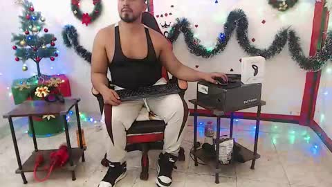 Snapshot of kalethbigdick88 chatting on November 30, 5:33 am Kaleth online show from November 30, 5:33 am