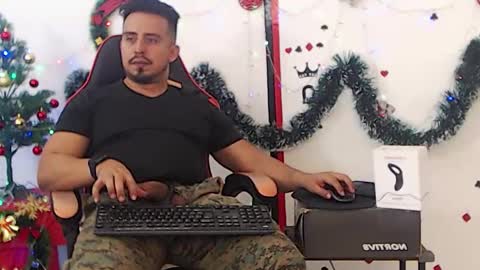 Snapshot of kalethbigdick88 chatting on December 19, 5:53 pm Kaleth online show from December 19, 5:53 pm