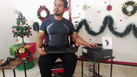 Snapshot of kalethbigdick88 chatting on January 11, 4:06 am Kaleth online show from January 11, 4:06 am