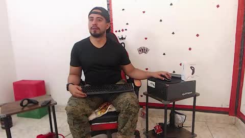 Snapshot of kalethbigdick88 chatting on February 3, 12:43 pm Kaleth online show from February 3, 12:43 pm