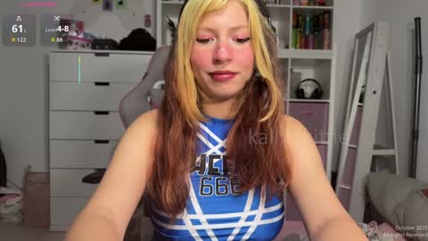 Snapshot of kalina_kittie chatting on October 8, 10:40 pm Kalina Kittie online show from October 8, 10:40 pm