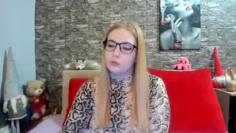 kalindahot online show from February 8, 7:05 pm