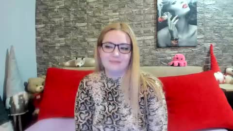 kalindahot online show from February 9, 1:11 am