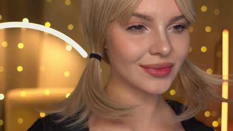 Snapshot of kalisa_pearl chatting on December 12, 8:10 pm Please call me Kalisa online show from December 12, 8:10 pm