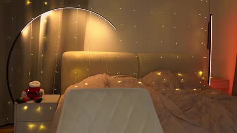 Snapshot of kalisa_pearl chatting on December 17, 5:26 pm Please call me Kalisa online show from December 17, 5:26 pm