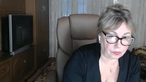 Snapshot of kalliiina chatting on October 27, 8:29 am kalliiina online show from October 27, 8:29 am