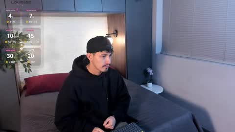 Snapshot of kamal_wolff chatting on February 8, 11:46 am jhon online show from February 8, 11:46 am