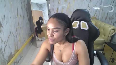 Snapshot of kamala_a chatting on November 11, 3:06 am Kamala. Live 2100 - 600 online show from November 11, 3:06 am