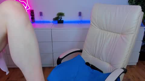 kamilahot25 online show from January 25, 6:34 am