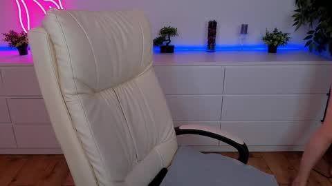 kamilahot25 online show from January 30, 6:35 am