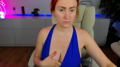 kamilahot25 online show from October 19, 5:57 pm