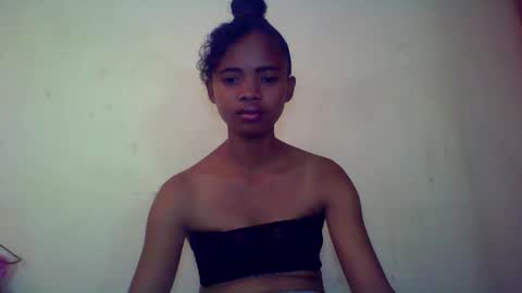 Snapshot of kamillah69 chatting on November 9, 4:22 am kamillah69 online show from November 9, 4:22 am