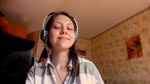 Snapshot of kamisalling chatting on September 18, 7:32 am Mari Simmons online show from September 18, 7:32 am