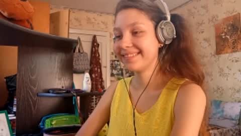 Snapshot of kamisalling chatting on September 26, 7:12 am Mari Simmons online show from September 26, 7:12 am