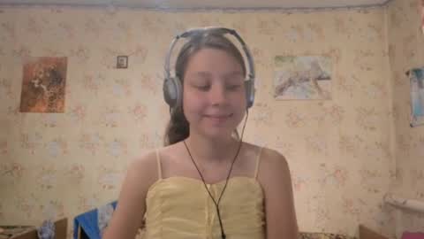 Snapshot of kamisalling chatting on October 2, 7:15 am Mari Simmons online show from October 2, 7:15 am