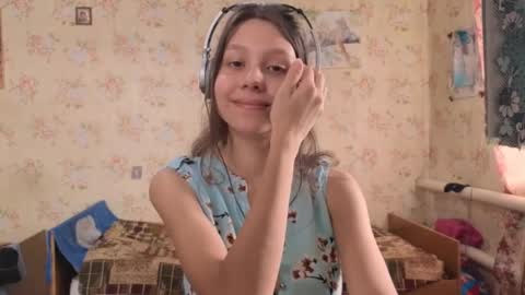 Snapshot of kamisalling chatting on October 8, 6:33 am Mari Simmons online show from October 8, 6:33 am