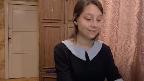 Snapshot of kamisalling chatting on October 28, 3:10 am Mari Simmons online show from October 28, 3:10 am