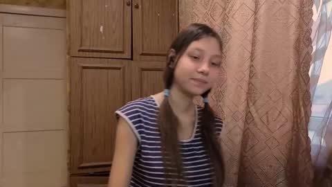 Snapshot of kamisalling chatting on October 29, 3:09 am Mari Simmons online show from October 29, 3:09 am