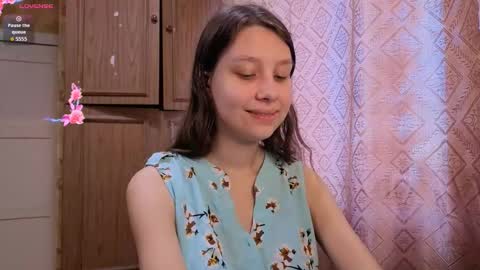 Snapshot of kamisalling chatting on November 29, 8:17 am Mari Simmons online show from November 29, 8:17 am