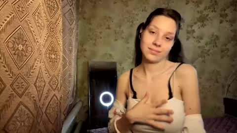 Mari  Simmons online show from February 2, 1:26 am