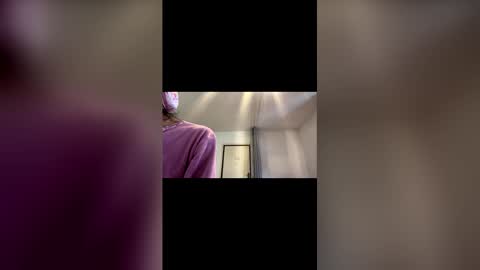 Snapshot of kamkammckenzie chatting on December 4, 9:51 am kamkammckenzie online show from December 4, 9:51 am