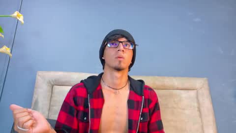 kane_del_toro online show from December 3, 1:24 am