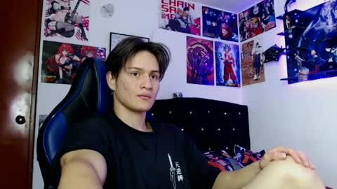 Snapshot of kanekixxxhot chatting on December 14, 8:08 pm andres online show from December 14, 8:08 pm