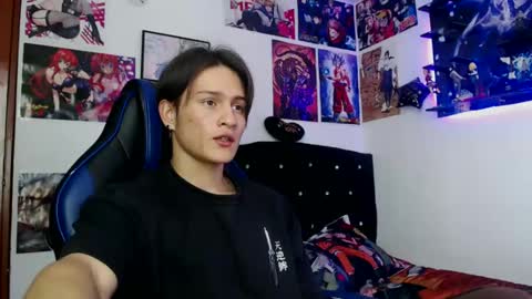 Snapshot of kanekixxxhot chatting on January 7, 8:21 pm andres online show from January 7, 8:21 pm