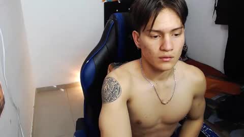 Snapshot of kanekixxxhot chatting on October 2, 12:12 pm andres online show from October 2, 12:12 pm