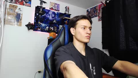 Snapshot of kanekixxxhot chatting on October 11, 3:43 pm andres online show from October 11, 3:43 pm