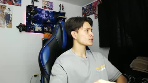 Snapshot of kanekixxxhot chatting on October 21, 1:23 pm andres online show from October 21, 1:23 pm