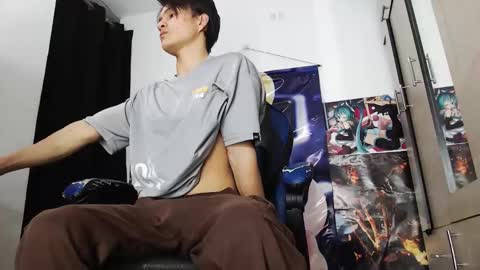 Snapshot of kanekixxxhot chatting on December 16, 1:05 pm andres online show from December 16, 1:05 pm