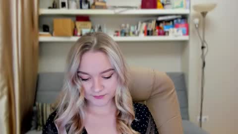 Snapshot of kara_smith_ chatting on October 31, 11:17 pm Kara. Off from 15th till 24th of December online show from October 31, 11:17 pm