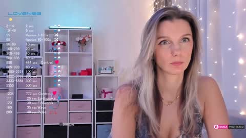 Julia online show from February 6, 9:06 pm