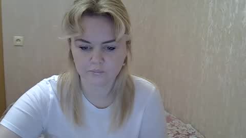 karennelsonx online show from January 14, 9:51 pm