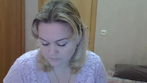 karennelsonx online show from March 10, 9:21 am